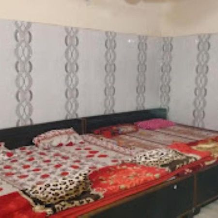 מטורה Maatu Shri Comfort Stay-Guest House מראה חיצוני תמונה