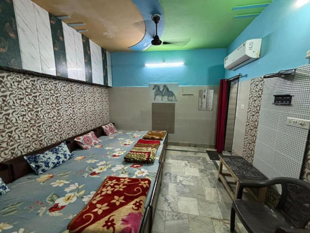 מטורה Maatu Shri Comfort Stay-Guest House מראה חיצוני תמונה